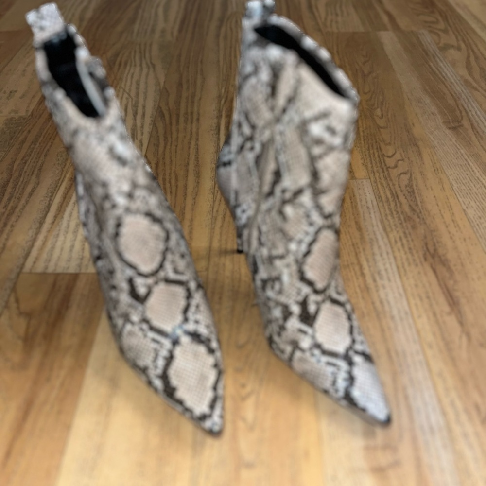 Steve Madden x WinnieHarlow Snakeskin Tina Bootie 7.5